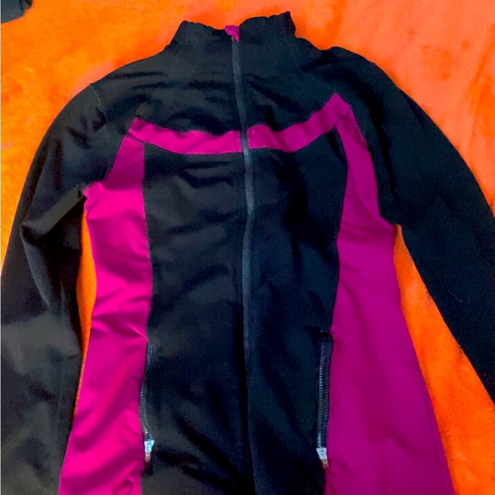 Magenta and black Old Navy active wear.